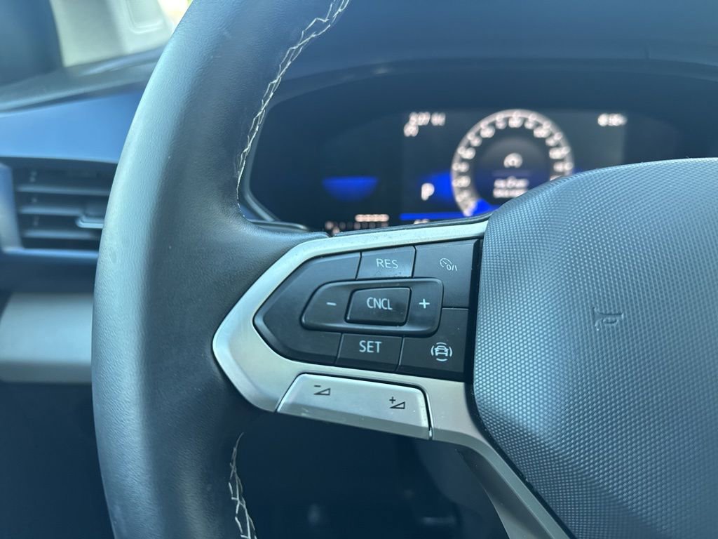 Certified 2022 Volkswagen Taos SE w/ Panoramic Sunroof Package image 14