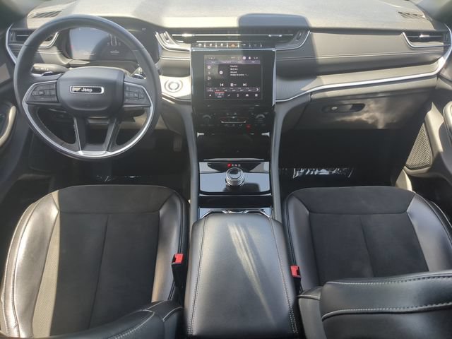 Used 2023 Jeep Grand Cherokee Altitude RWD image 15