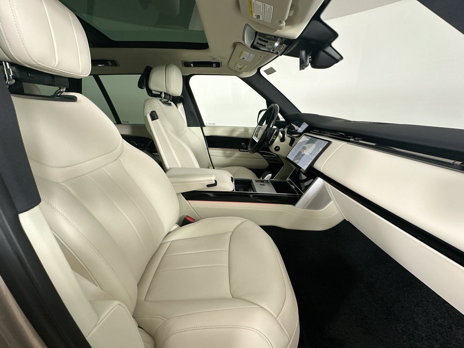 New 2026 Land Rover Range Rover SE AWD/4WD image 43