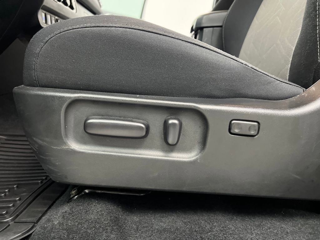 Used 2023 Toyota Tacoma TRD Off-Road image 10