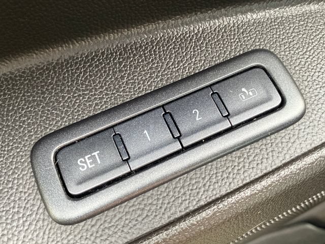 Used 2015 Chevrolet Suburban LTZ RWD image 39