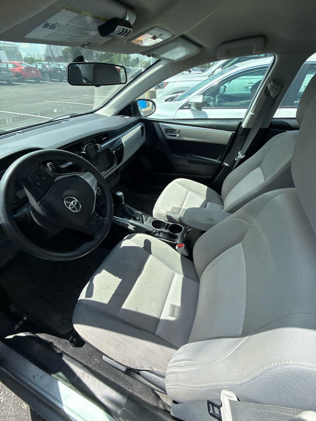 Used 2015 Toyota Corolla LE FWD image 9