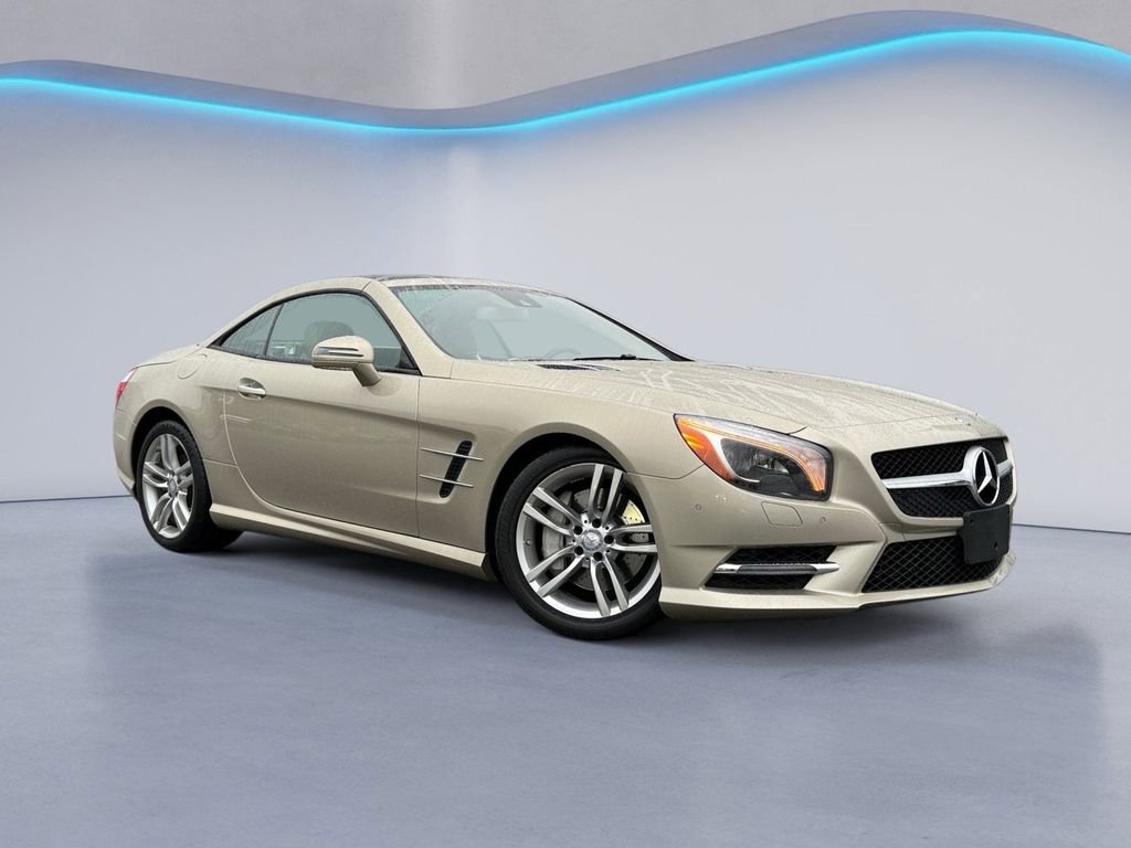 Used 2013 Mercedes-Benz SL 550 image 2