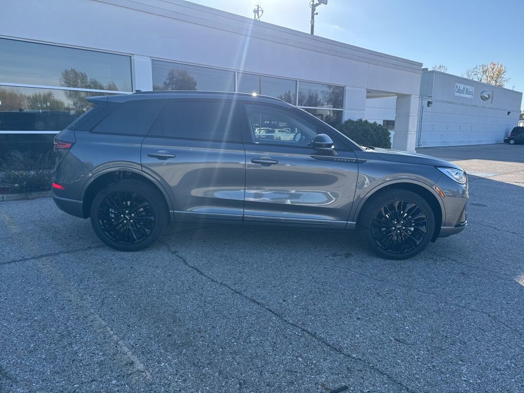 New 2026 Lincoln Corsair Reserve w/ Jet Appearance Package image 2