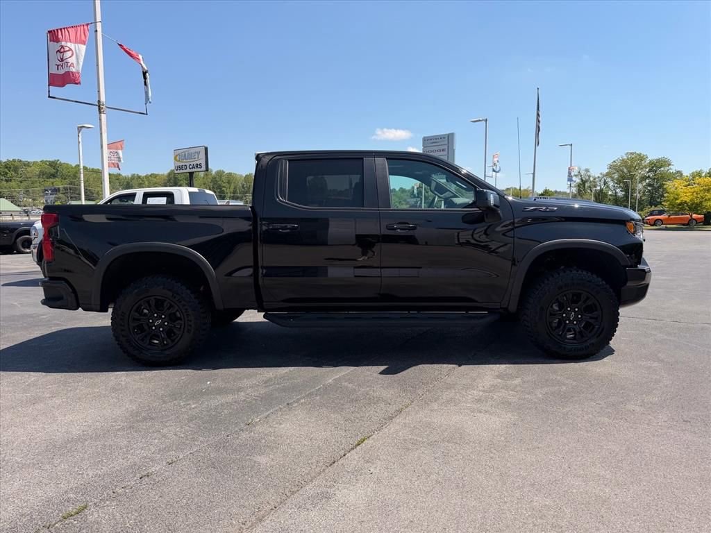 Used 2025 Chevrolet Silverado 1500 ZR2 w/ Technology Package AWD/4WD image 3