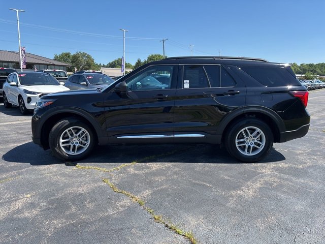 Certified 2025 Ford Explorer Active image 5