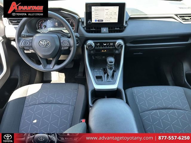 Used 2024 Toyota RAV4 XLE AWD/4WD image 17