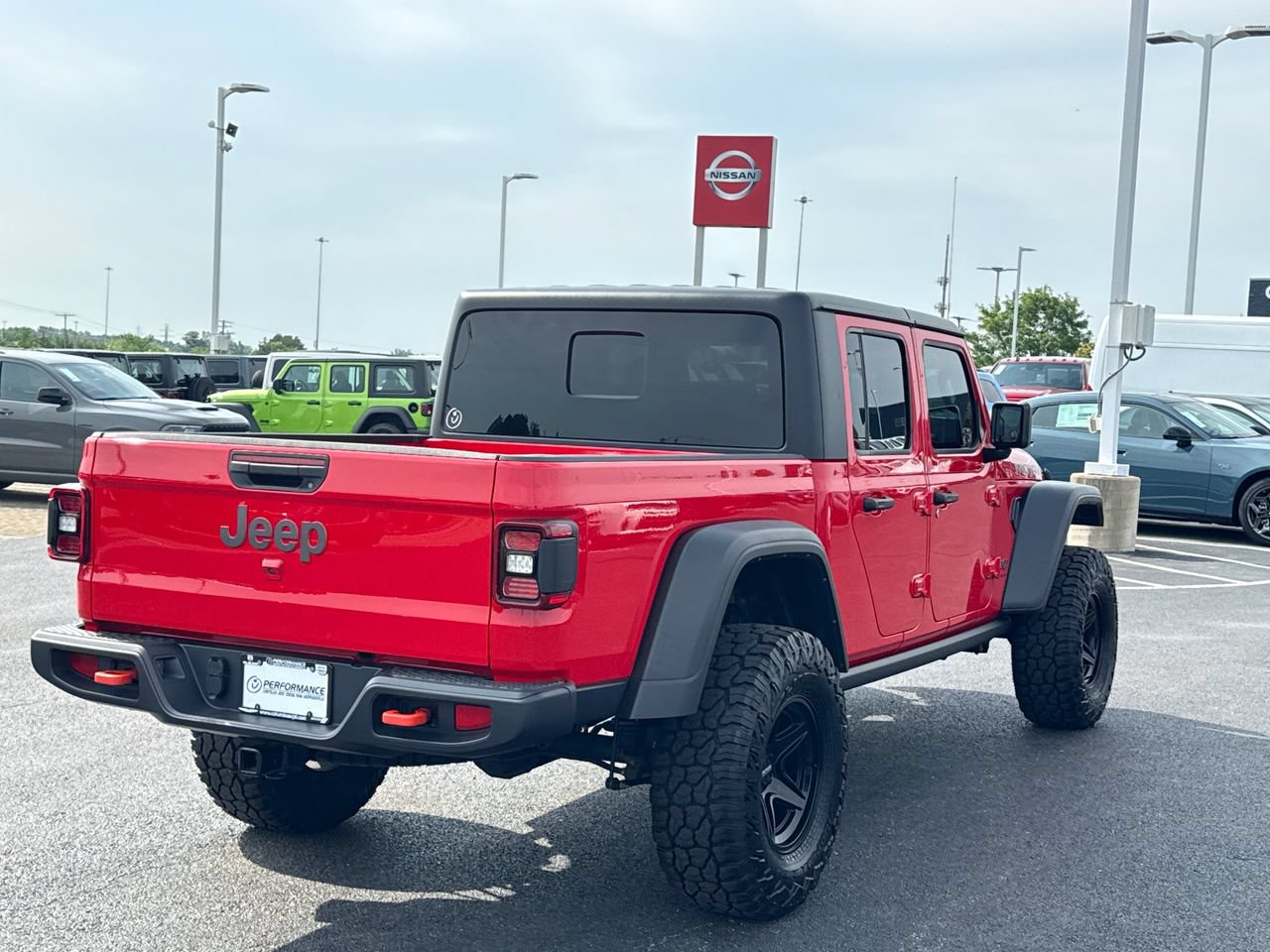 Used 2024 Jeep Gladiator Mojave w/ Technology Group AWD/4WD image 3