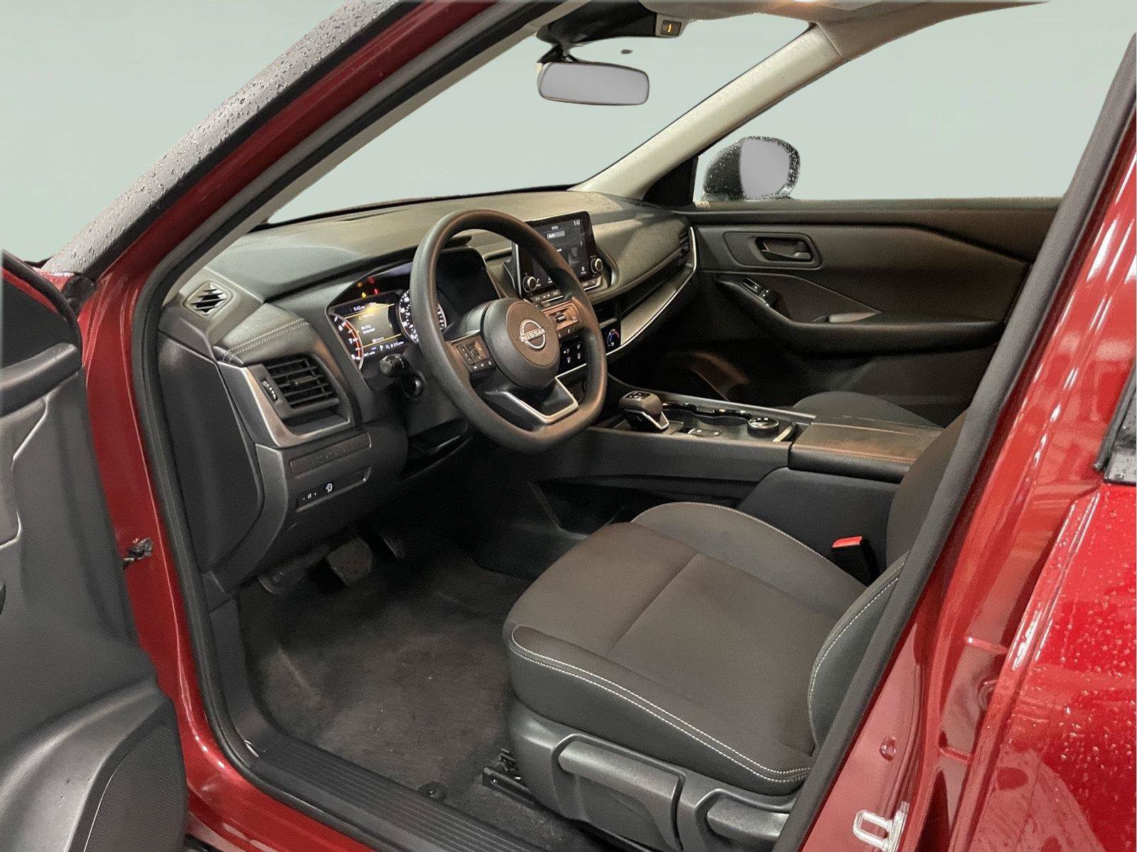 Used 2024 Nissan Rogue S AWD/4WD image 11