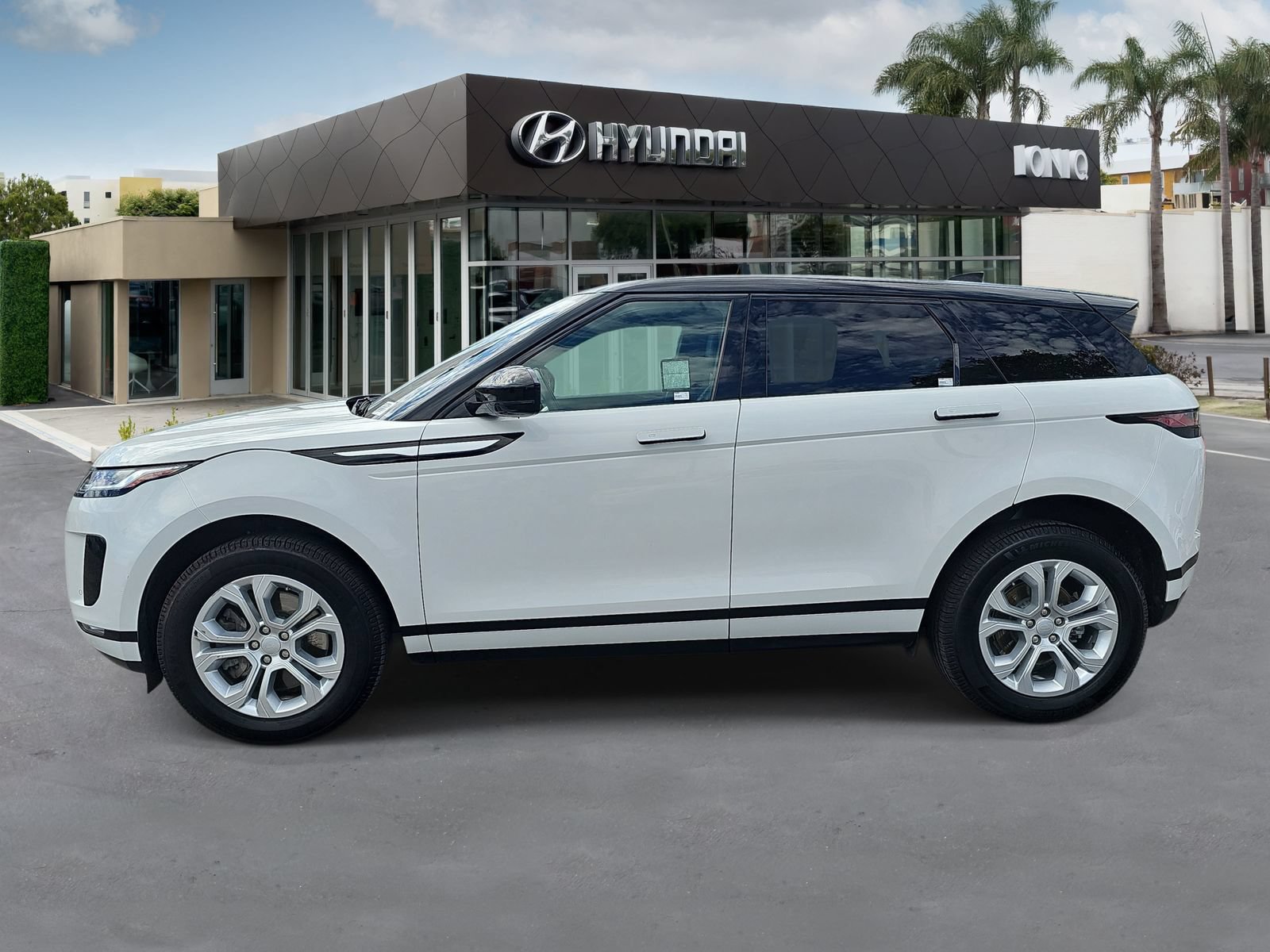 Used 2020 Land Rover Range Rover Evoque S AWD/4WD image 6