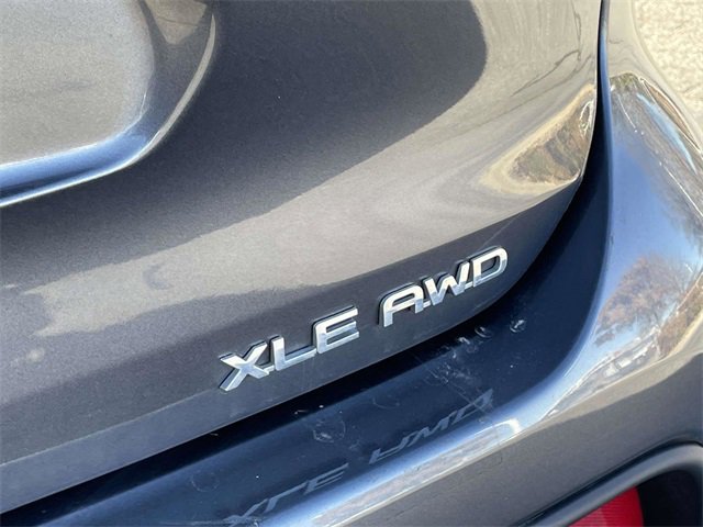 Used 2023 Toyota Highlander XLE image 12