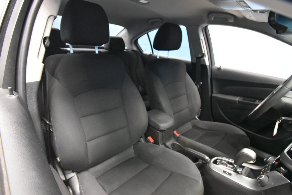 Used 2015 Chevrolet Cruze LT FWD image 23