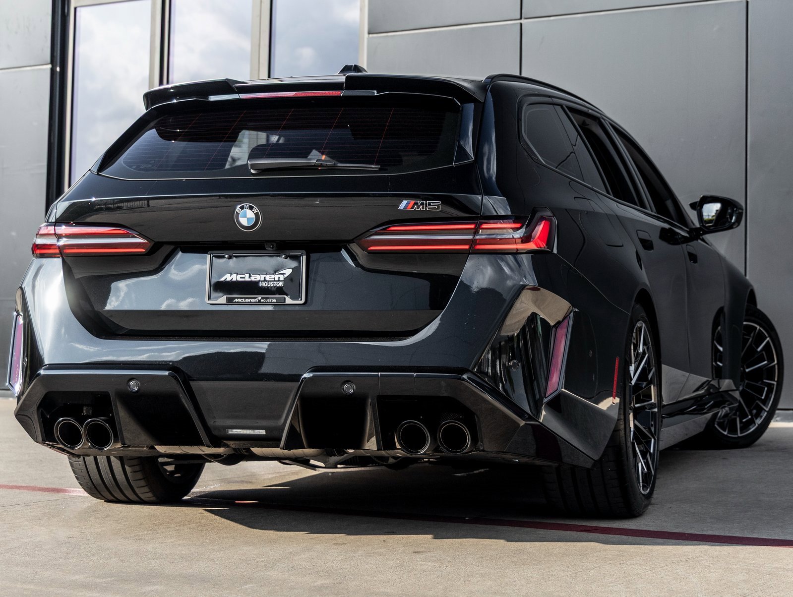 Used 2025 BMW M5 Touring image 8