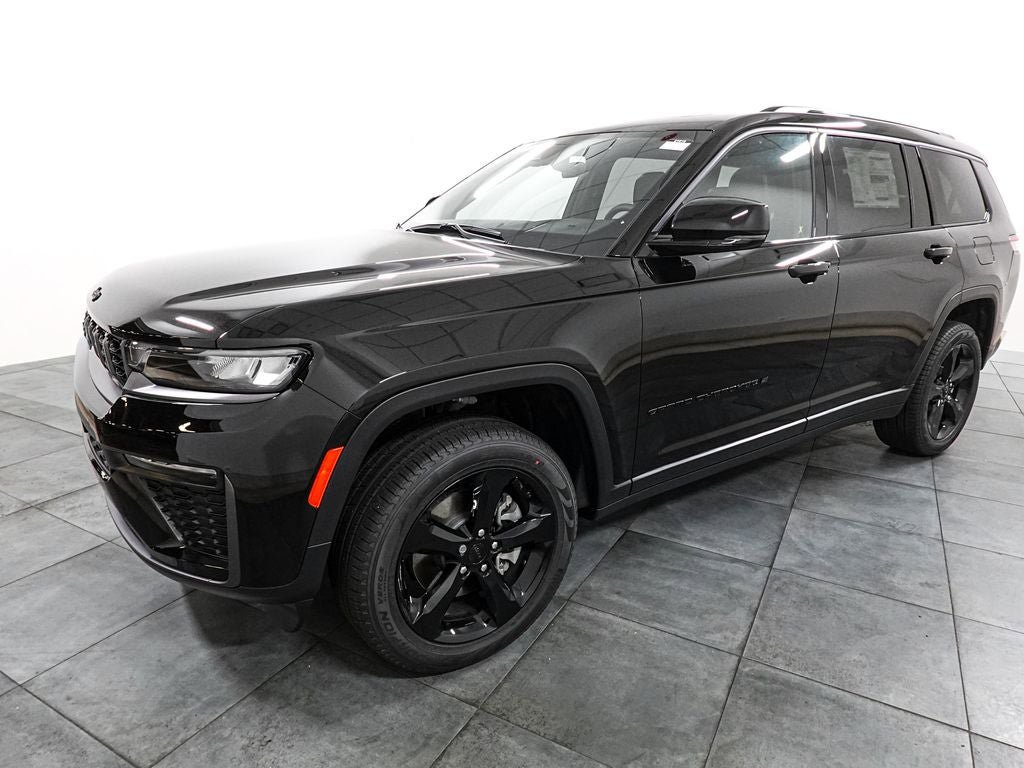 New 2026 Jeep Grand Cherokee L Limited w/ Limited Altitude Package AWD/4WD image 3