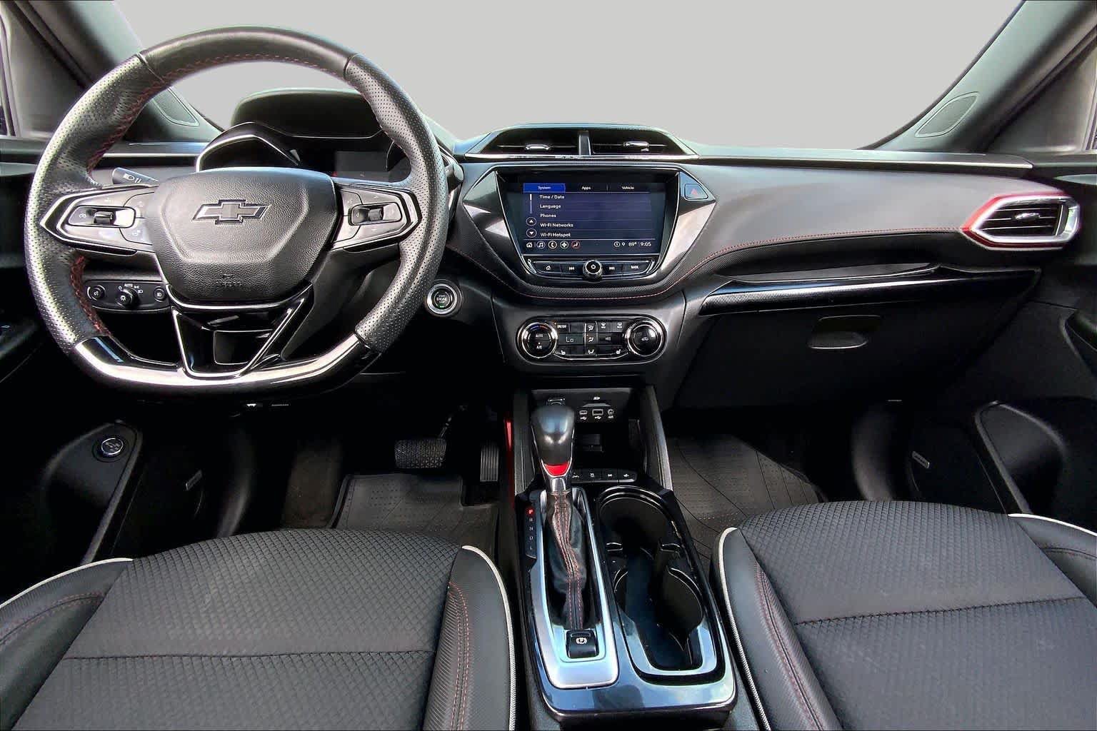 Used 2022 Chevrolet TrailBlazer RS w/ Sun and Liftgate Package FWD image 15