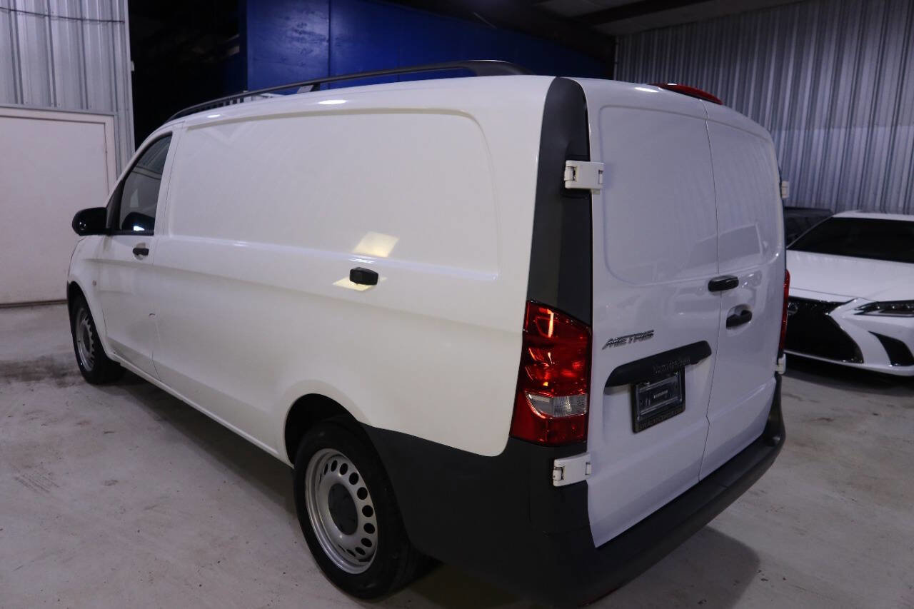 Used 2016 Mercedes-Benz Metris image 3