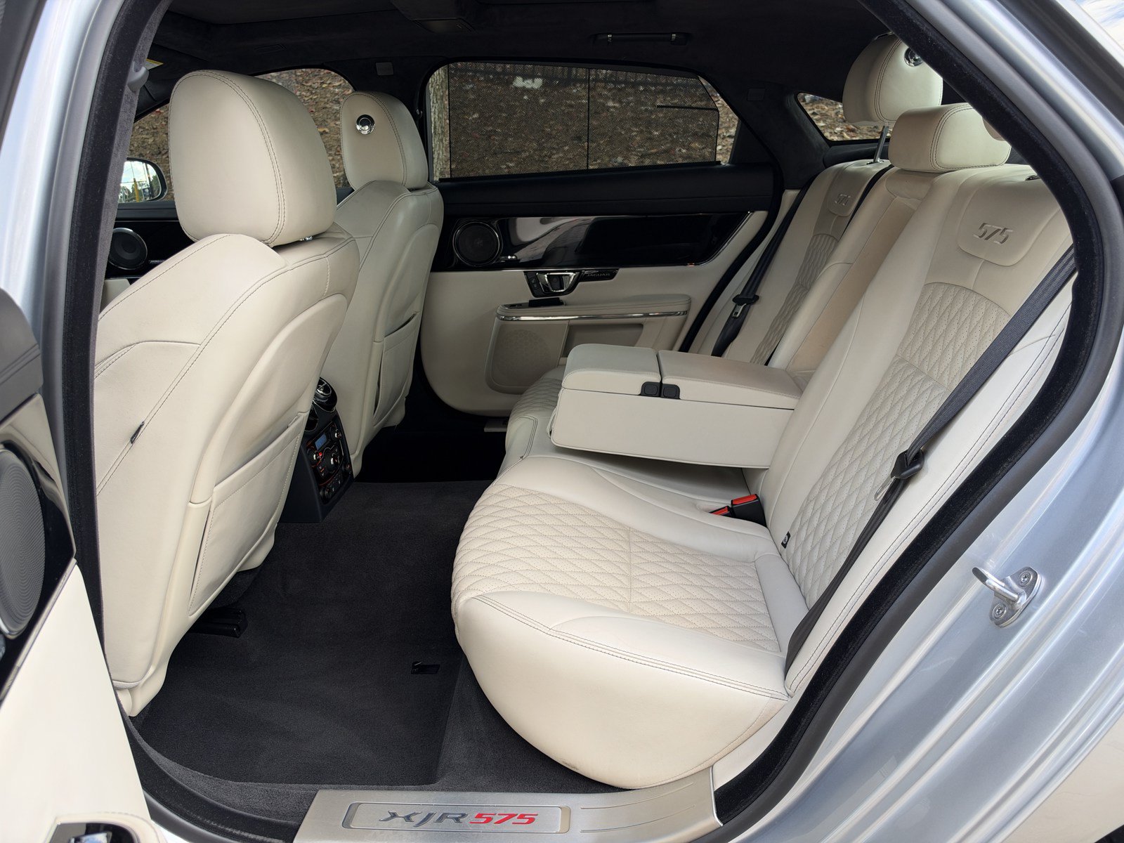 Used 2019 Jaguar XJ R RWD image 39