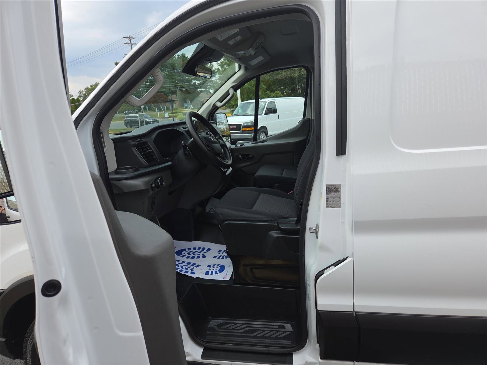 Used 2024 Ford Transit 250 Low Roof w/ Exterior Upgrade Package image 12