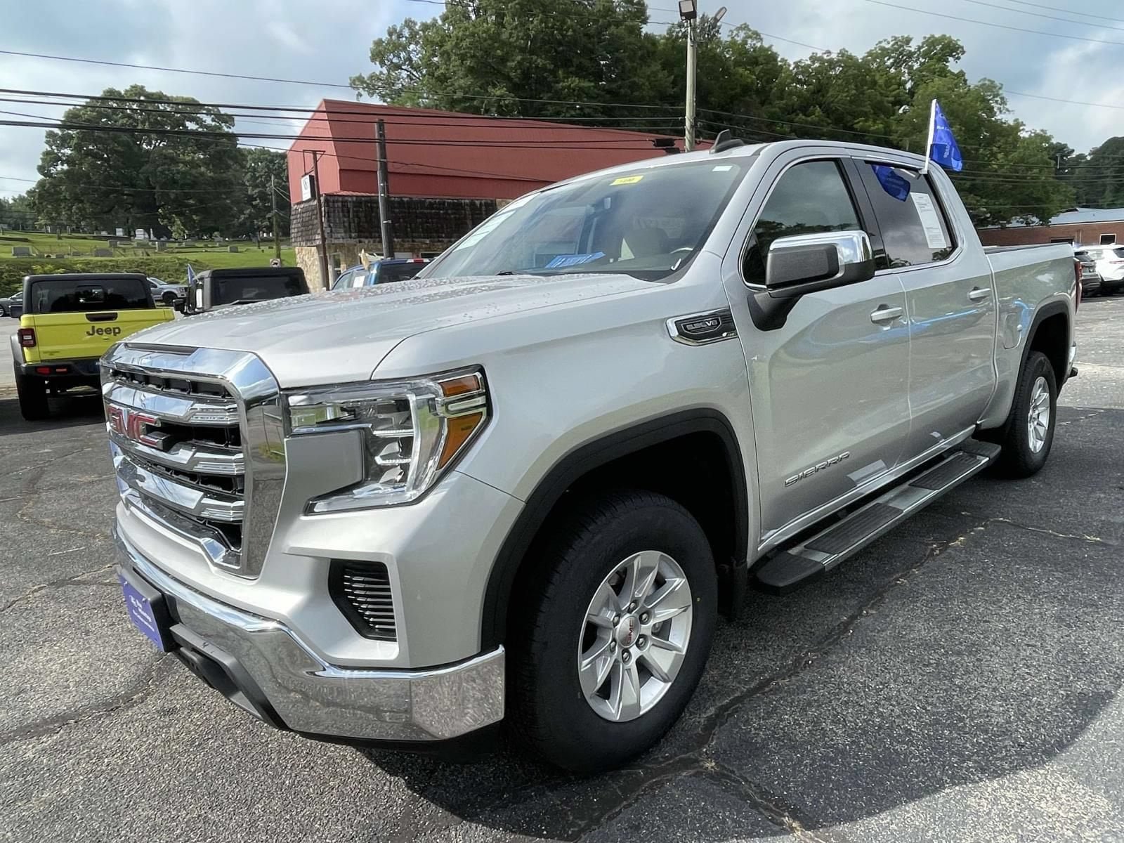 Used 2021 GMC Sierra 1500 SLE RWD image 9