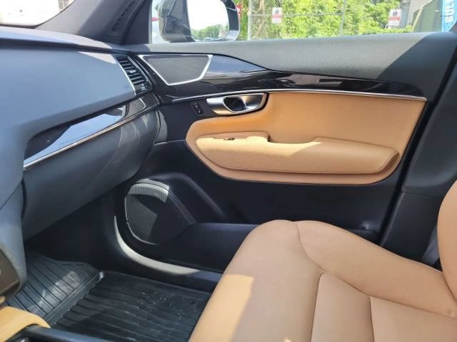 Used 2018 Volvo XC90 T6 Momentum w/ Convenience Package AWD/4WD image 19