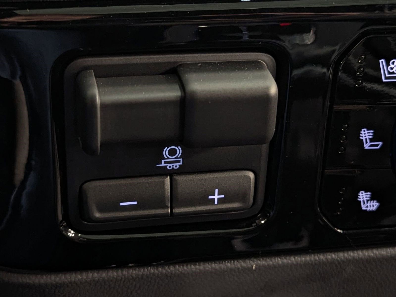 Used 2023 Chevrolet Silverado 1500 ZR2 w/ Technology Package image 33