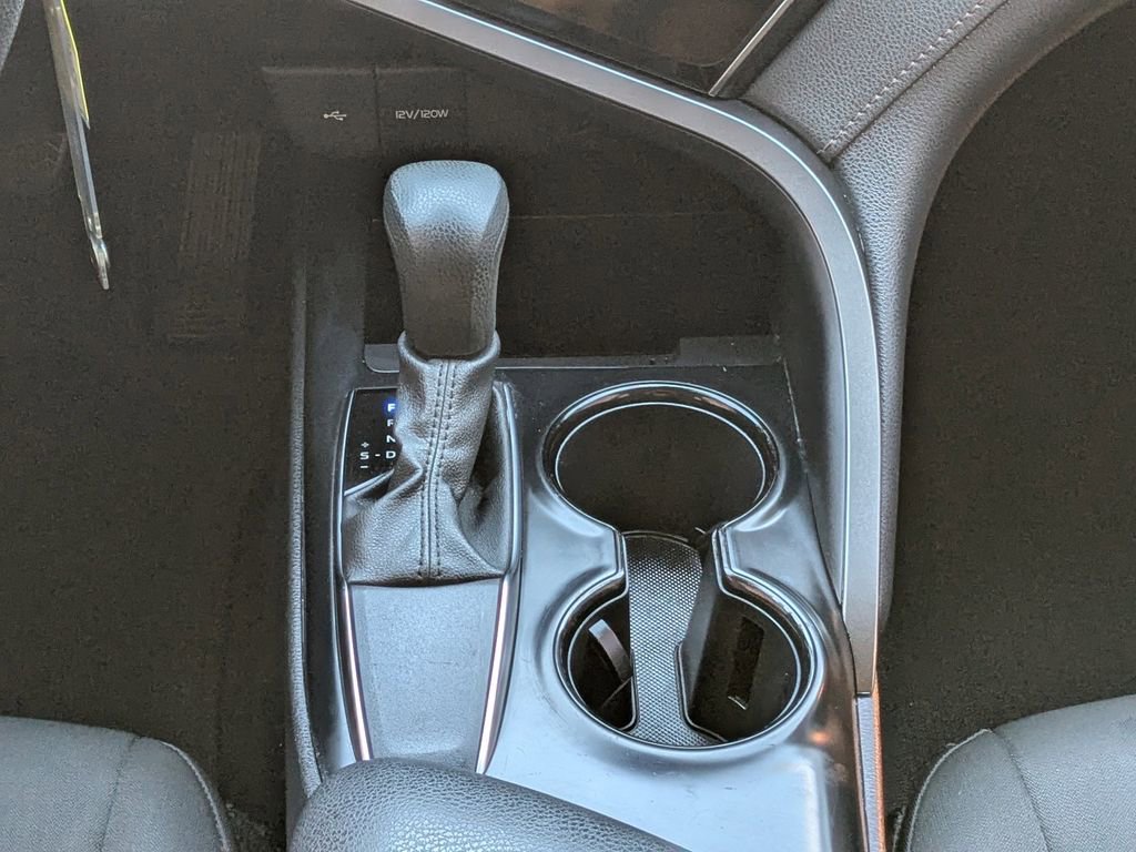Used 2020 Toyota Camry LE image 18