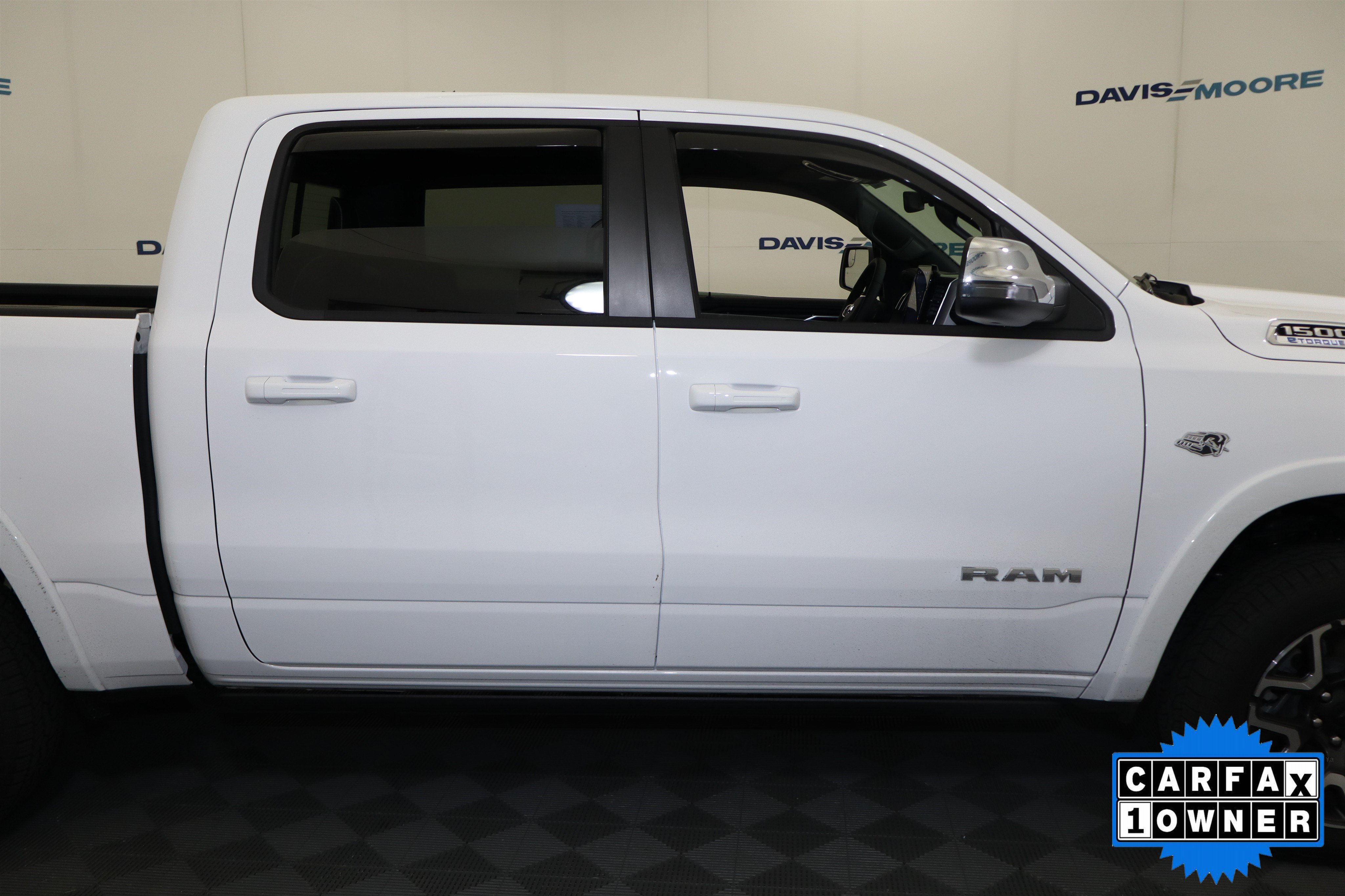 Used 2026 RAM 1500 Laramie AWD/4WD image 5