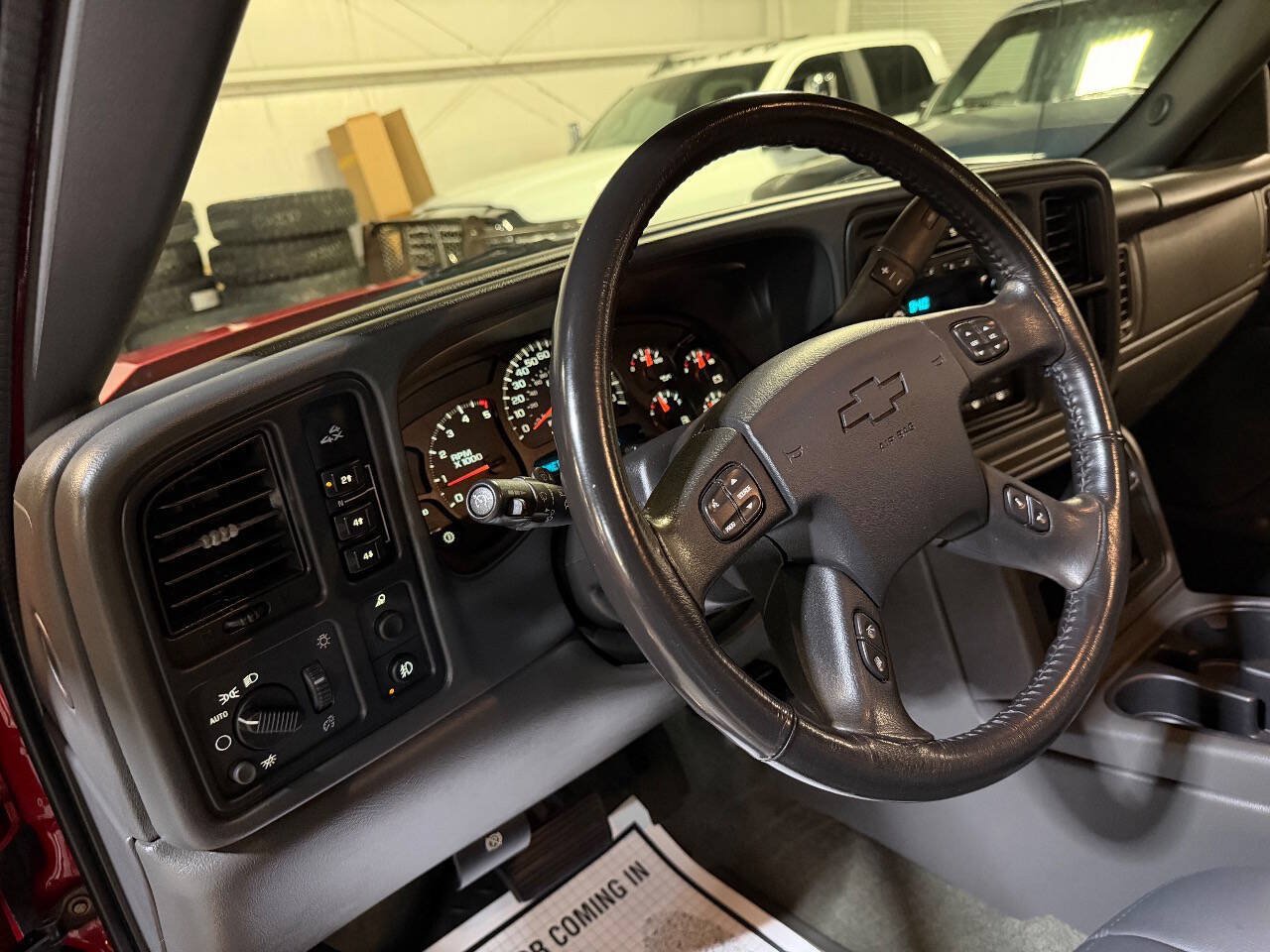 Used 2006 Chevrolet Silverado 3500 LT w/ Heavy-Duty Power Package AWD/4WD image 34