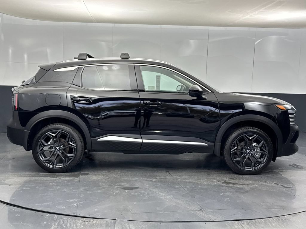 New 2026 Nissan Kicks SR w/ Illumination Package image 2