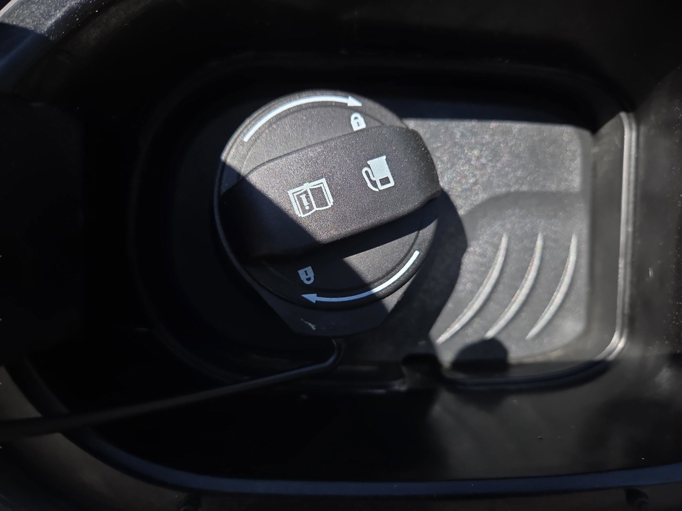 Used 2024 Genesis GV80 2.5T image 32