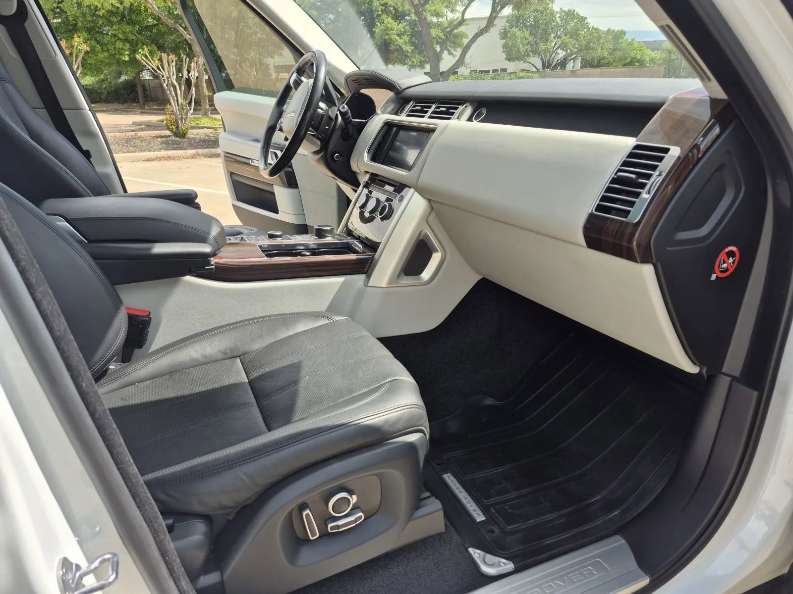 Used 2016 Land Rover Range Rover HSE AWD/4WD image 18