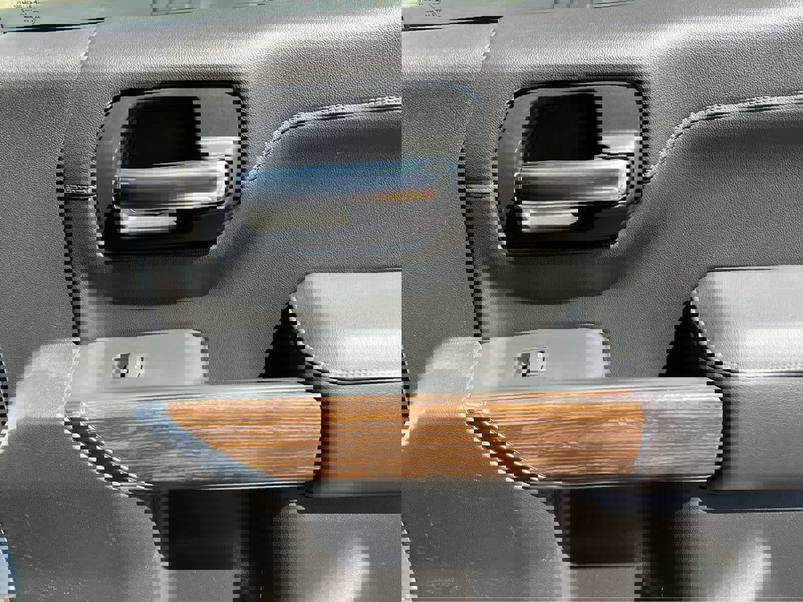 Used 2022 Chevrolet Silverado 1500 High Country AWD/4WD image 23