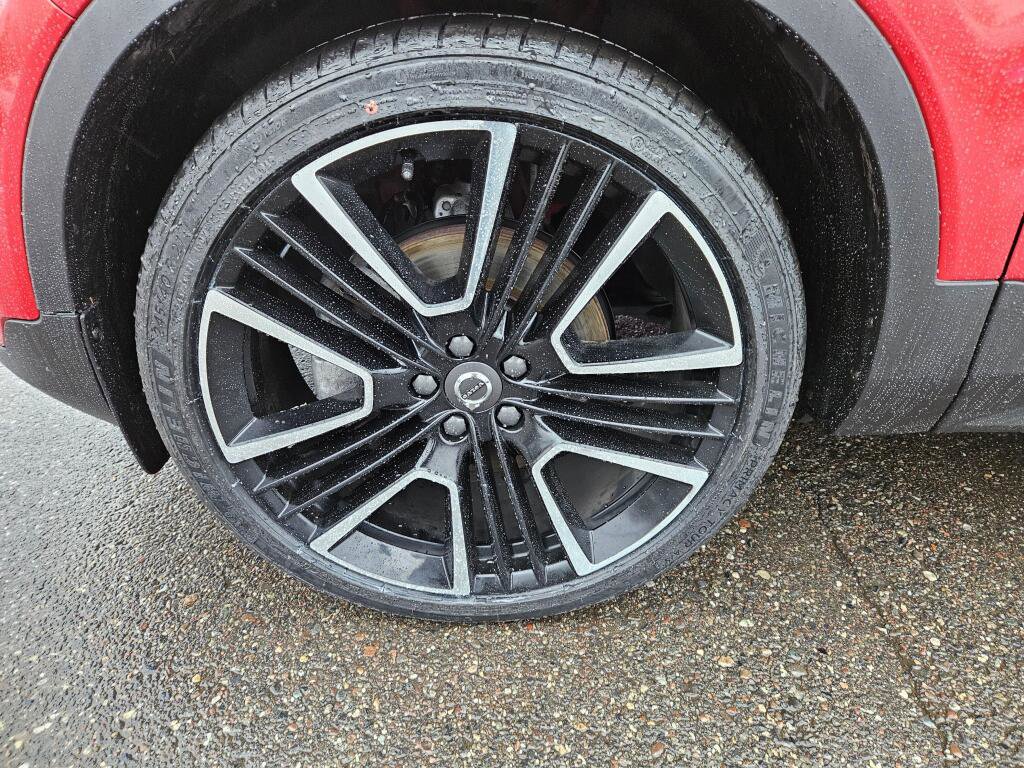 Used 2020 Volvo XC40 T5 R-Design image 8