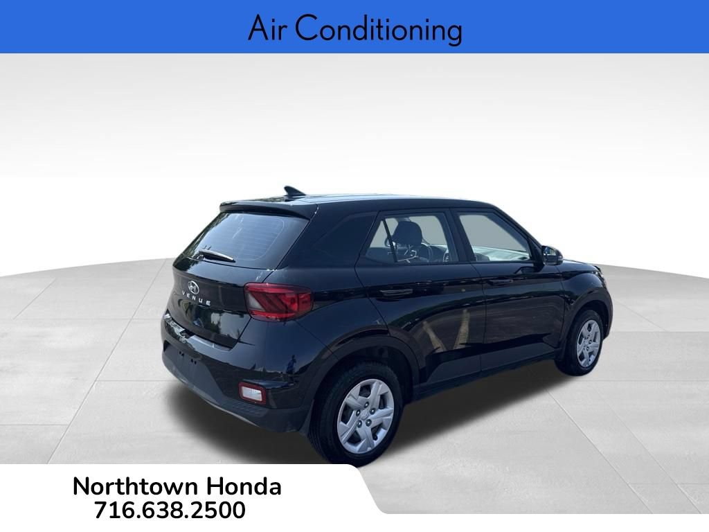 Used 2021 Hyundai Venue SE FWD image 5