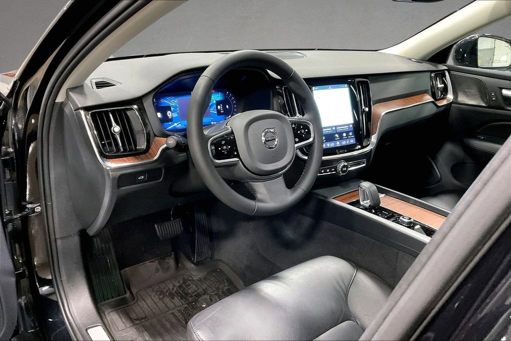 Certified 2024 Volvo V60 B5 Cross Country Plus AWD/4WD image 17