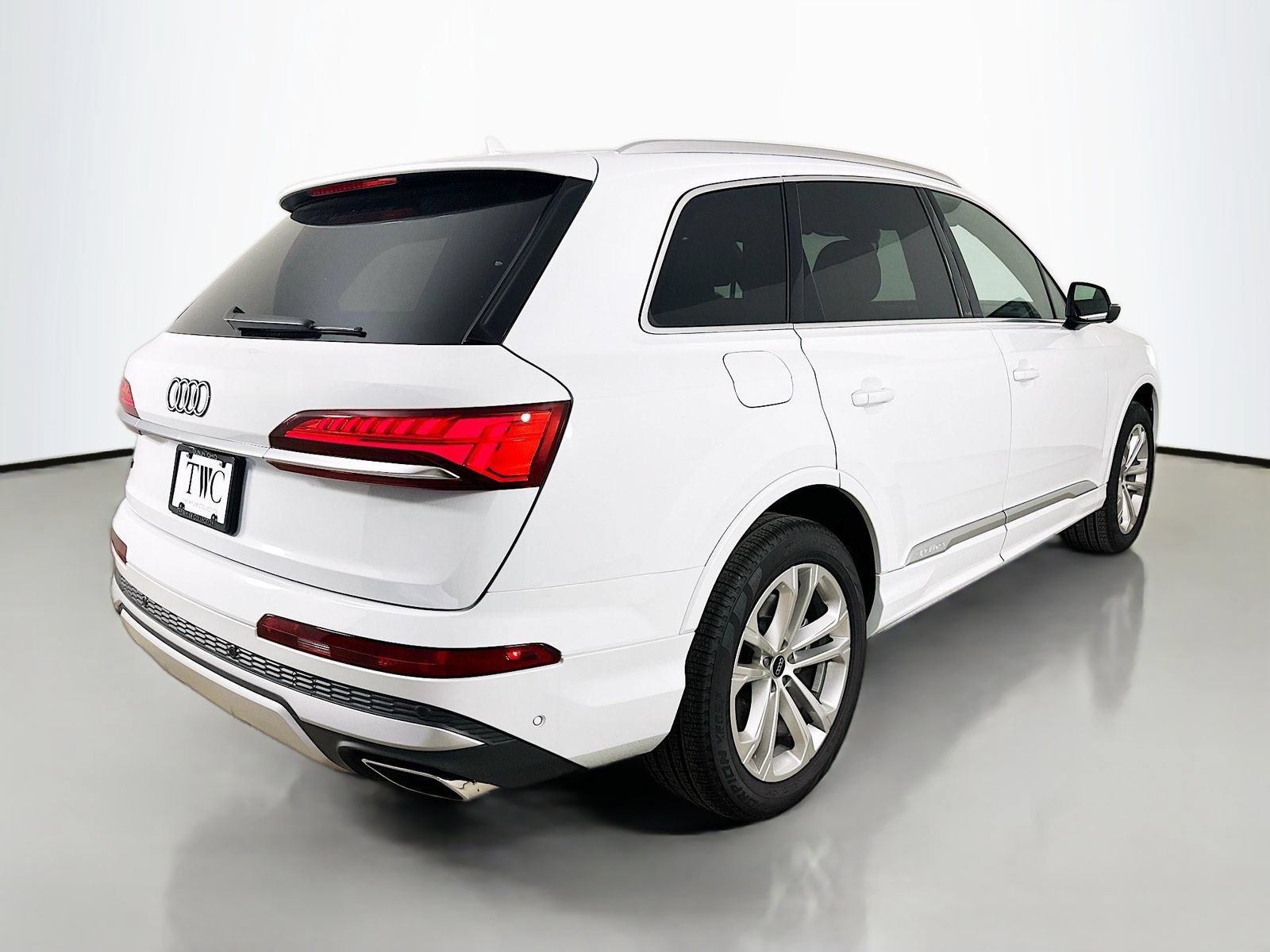 Used 2025 Audi Q7 3.0T Premium Plus AWD/4WD image 5