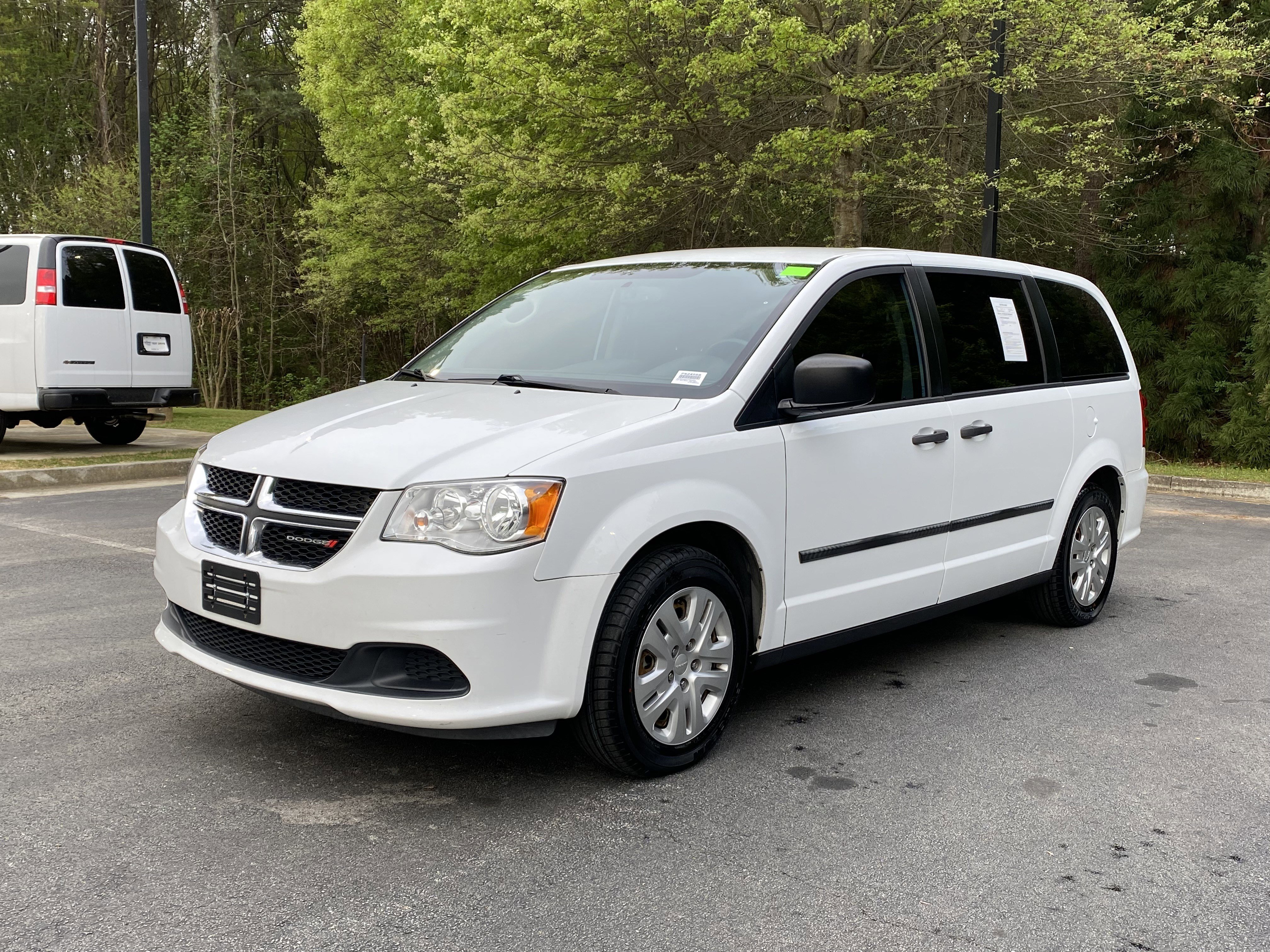 Used 2016 Dodge Grand Caravan American Value Package w/ UConnect Hands-Free Group image 5