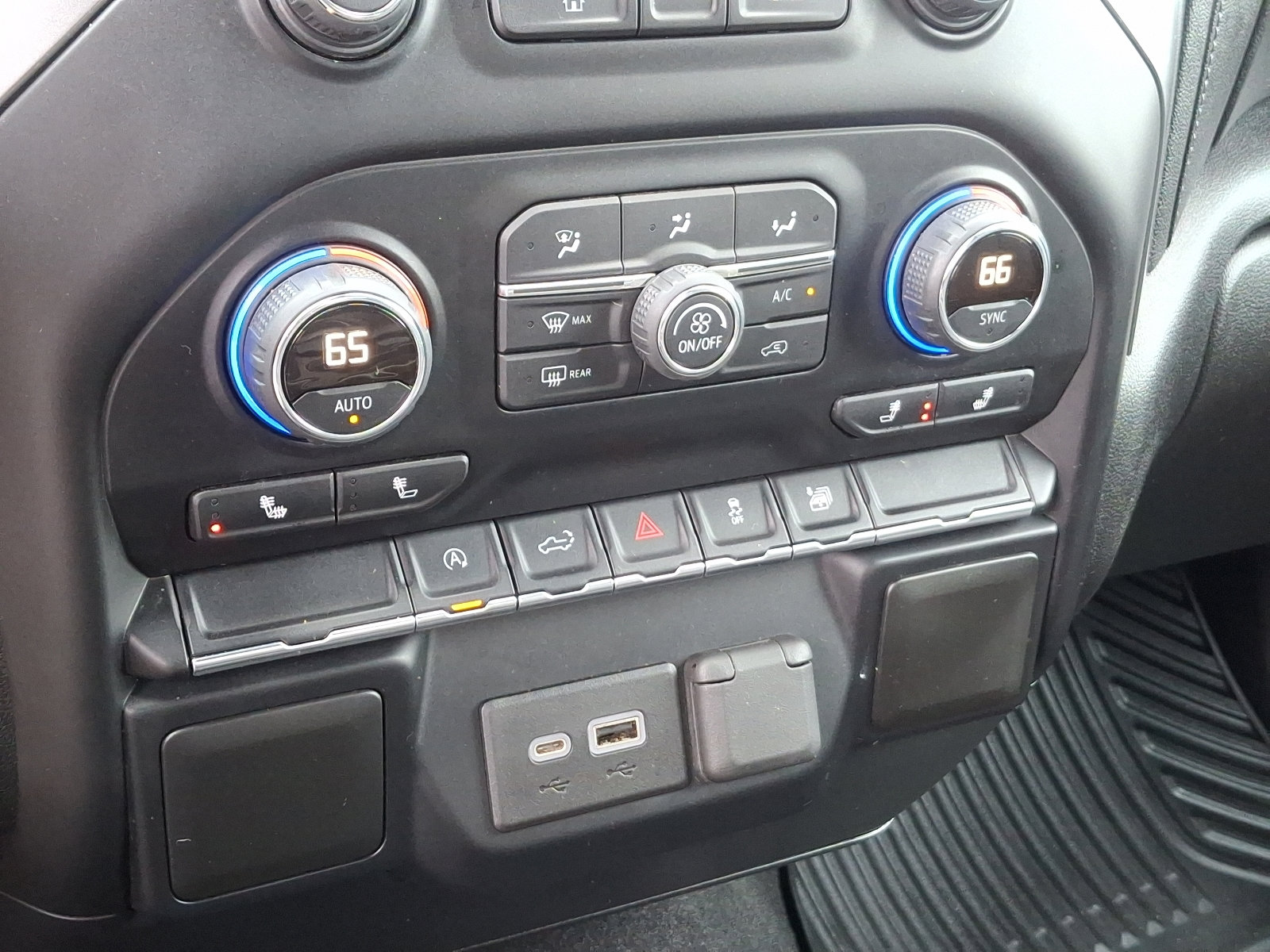 Used 2020 Chevrolet Silverado 1500 LT w/ Convenience Package image 15