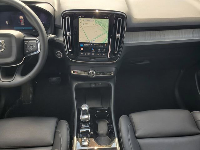 Certified 2025 Volvo XC40 B5 Ultra w/ Protection Package Premier AWD/4WD image 32