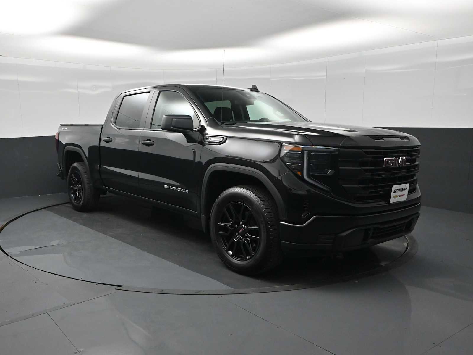 Used 2025 GMC Sierra 1500 Pro w/ Graphite Edition image 2
