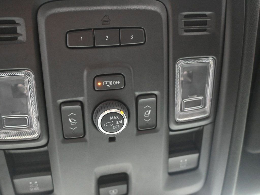 Used 2023 GMC Yukon XL AT4 w/ AT4 Premium Package image 17