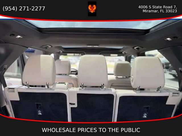 Used 2019 Land Rover Discovery SE AWD/4WD image 23