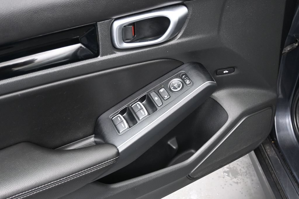 Used 2023 Honda Civic Touring image 18