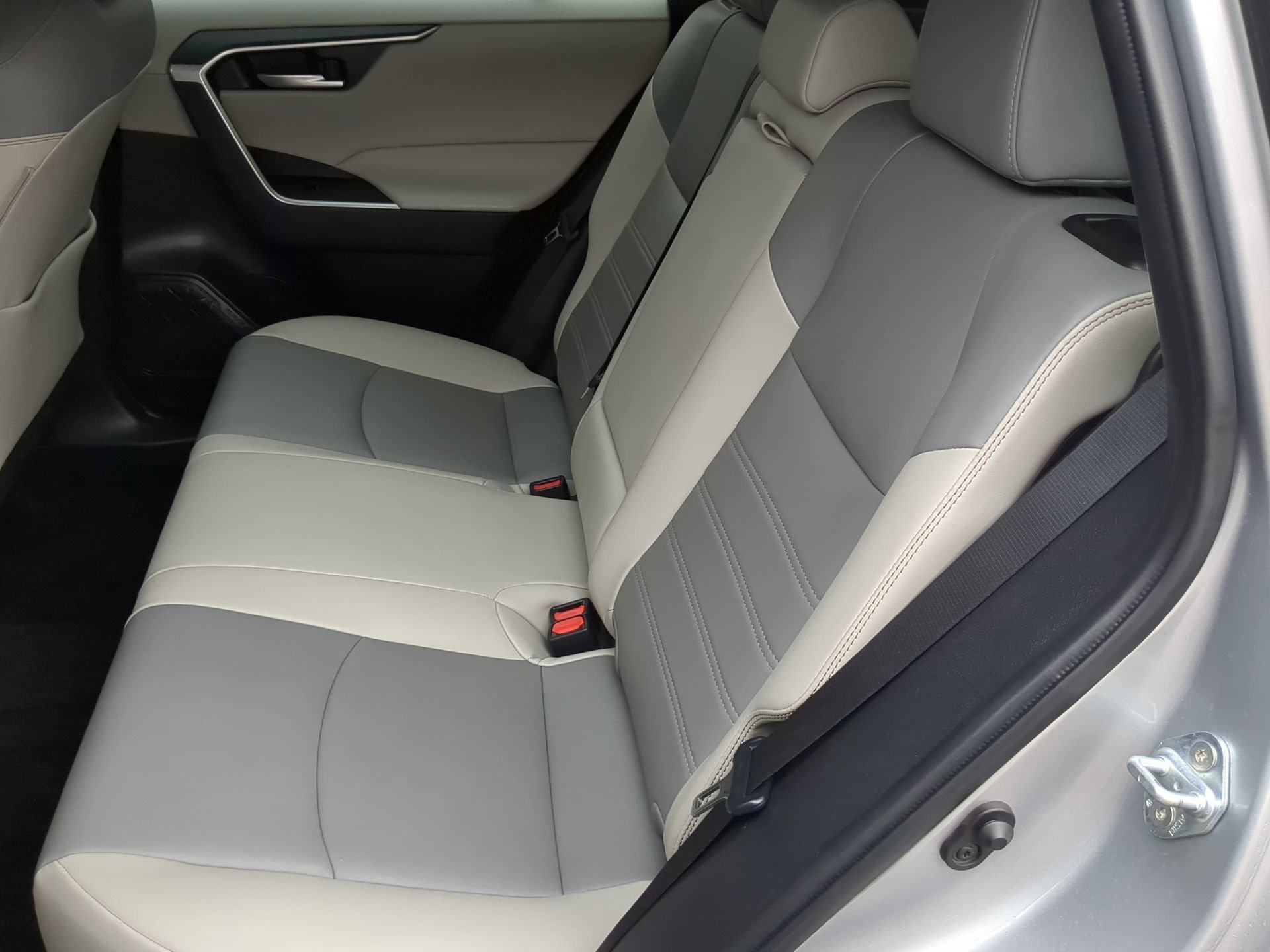 Used 2025 Toyota RAV4 XLE Premium w/ Weather Package FWD image 54