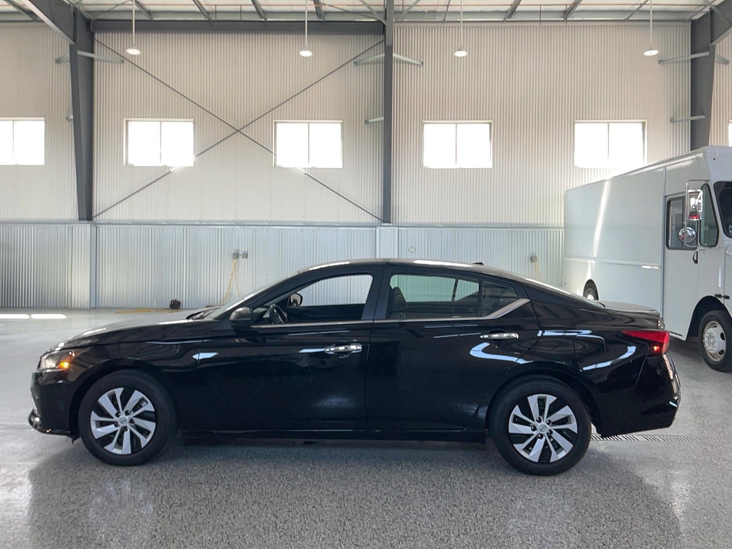 Used 2025 Nissan Altima 2.5 S FWD image 5