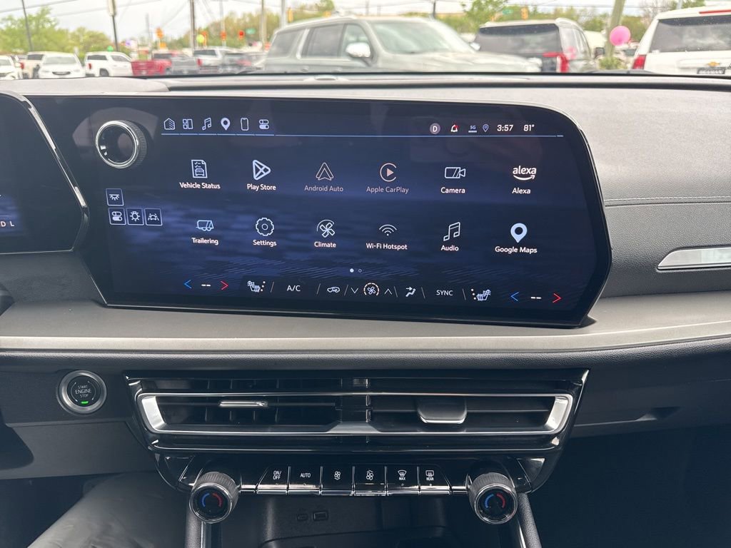 Used 2025 Chevrolet Traverse LT image 24