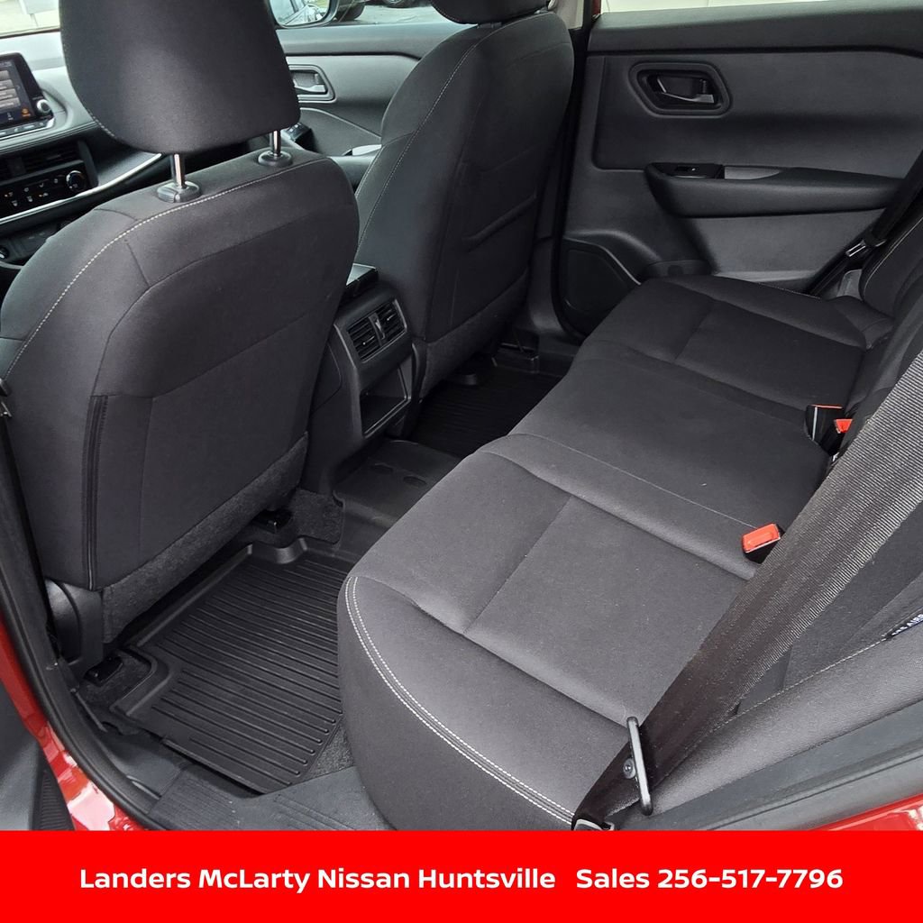 Used 2025 Nissan Rogue S AWD/4WD image 14