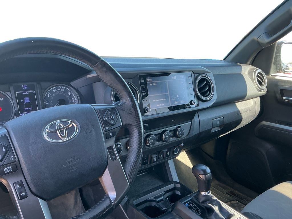 Used 2020 Toyota Tacoma TRD Off-Road w/ Technology Package AWD/4WD image 23
