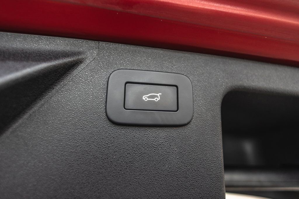 Used 2023 Land Rover Discovery Sport SE R-Dynamic image 34