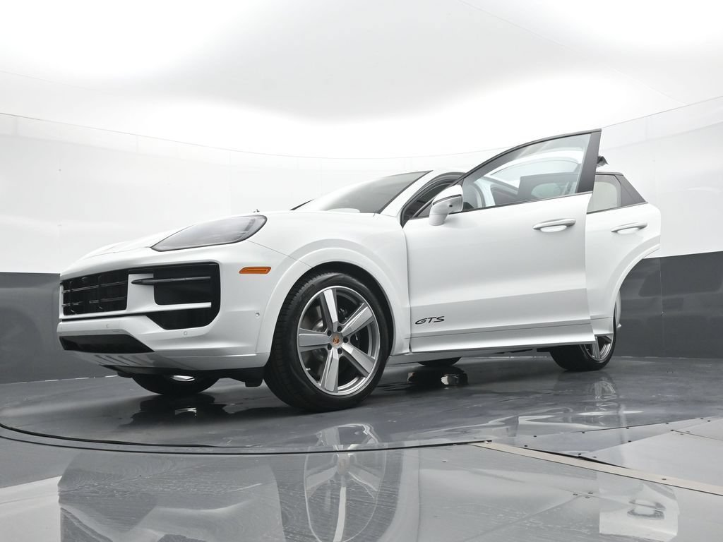 New 2026 Porsche Cayenne GTS AWD/4WD image 28